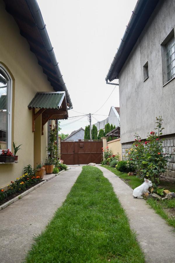 Golden Bis, Subotica Apartment Exterior photo
